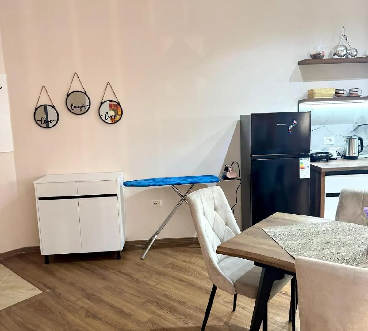 Family Seaside Vlora Apartment Albania
