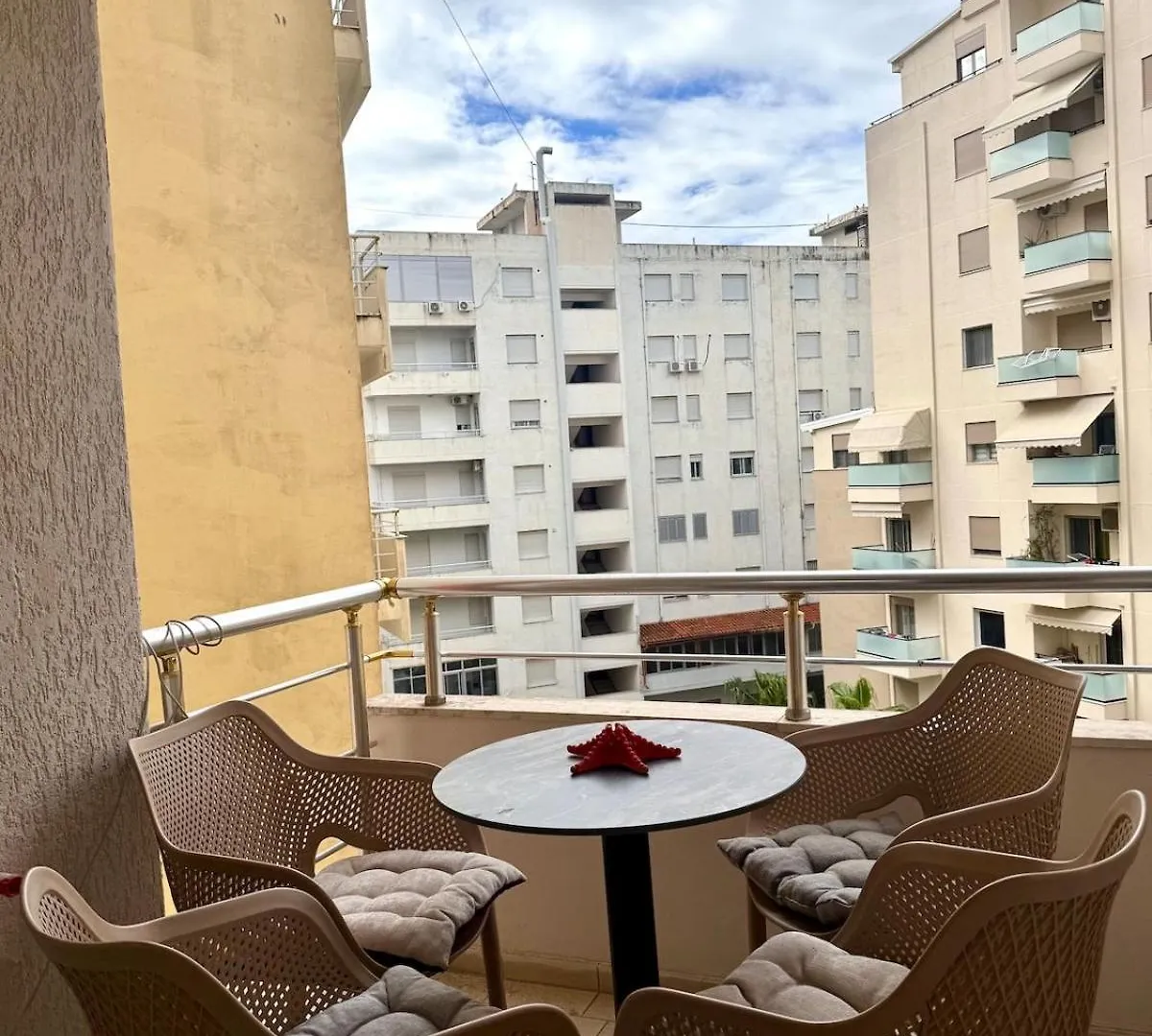 Family Seaside Vlora Apartment  Vlore