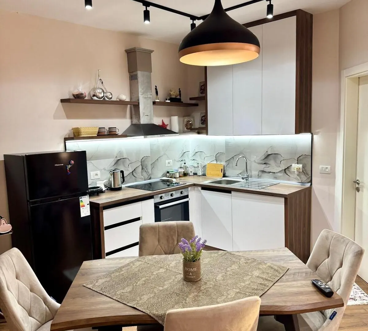 Family Seaside Vlora Apartment Albania